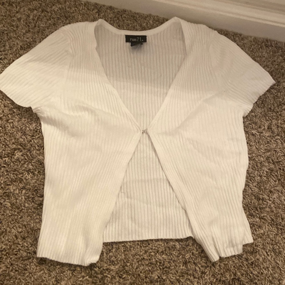 XS white short sleeve shirt